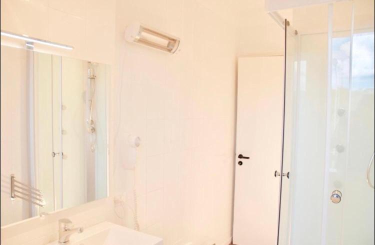 Beachfront Rooms مارينا دي راغوزا الغرفة الصورة